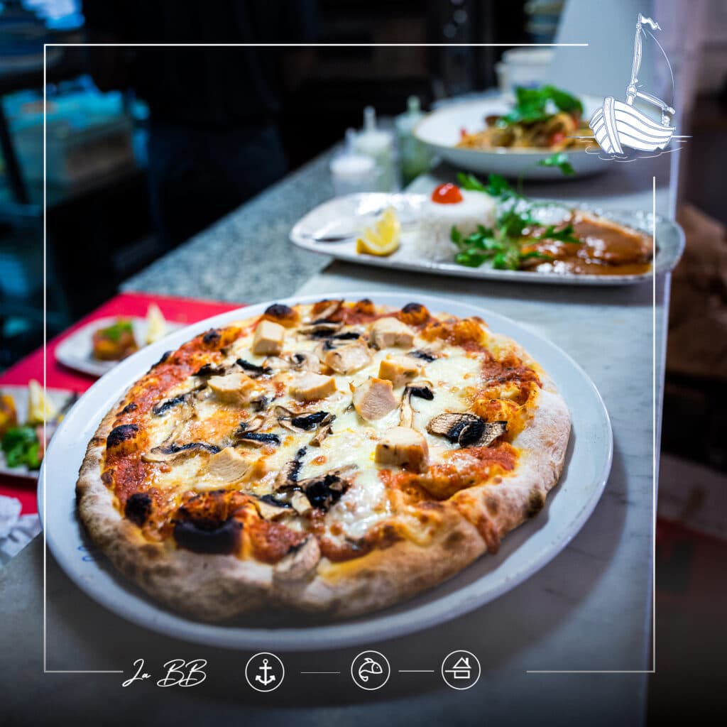 La Barque Bleue photo 3